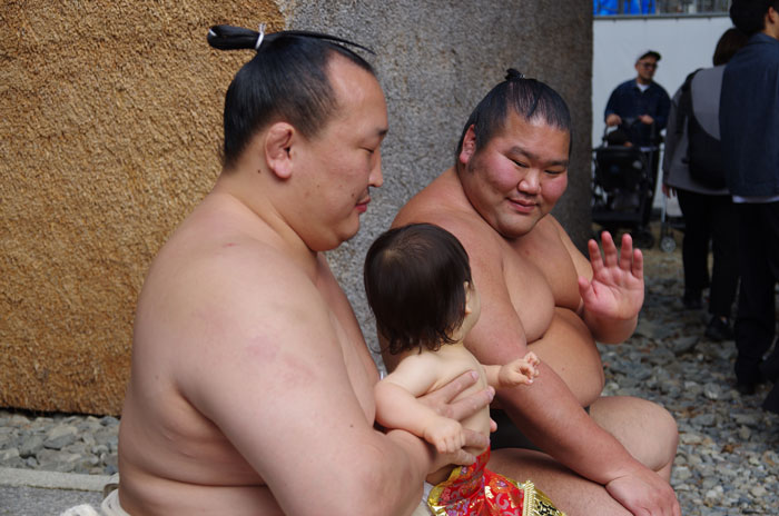 赤ちゃん土俵入り