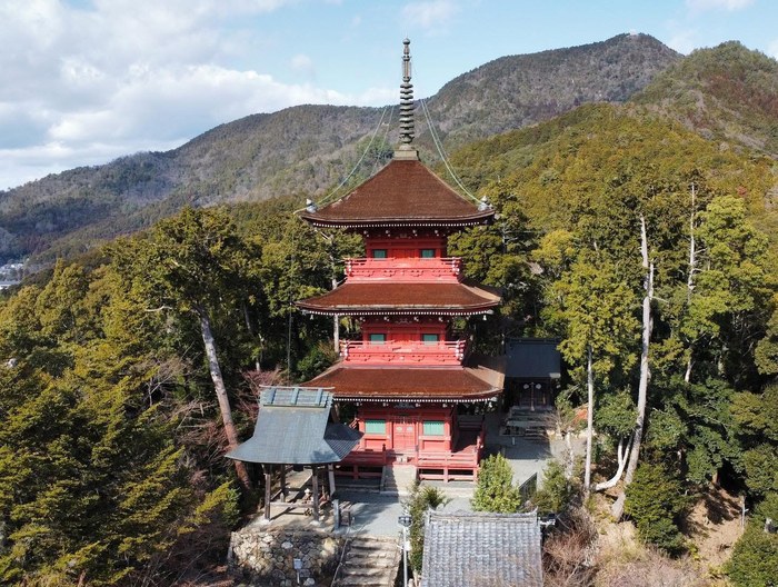 柏原八幡宮の三重塔