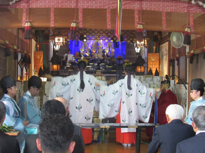 熊野神社の巫女
