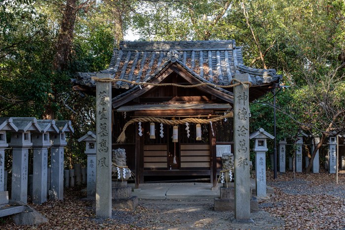 境内社の白峯神社