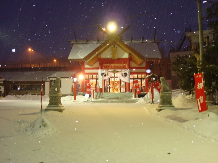 境内の雪景色