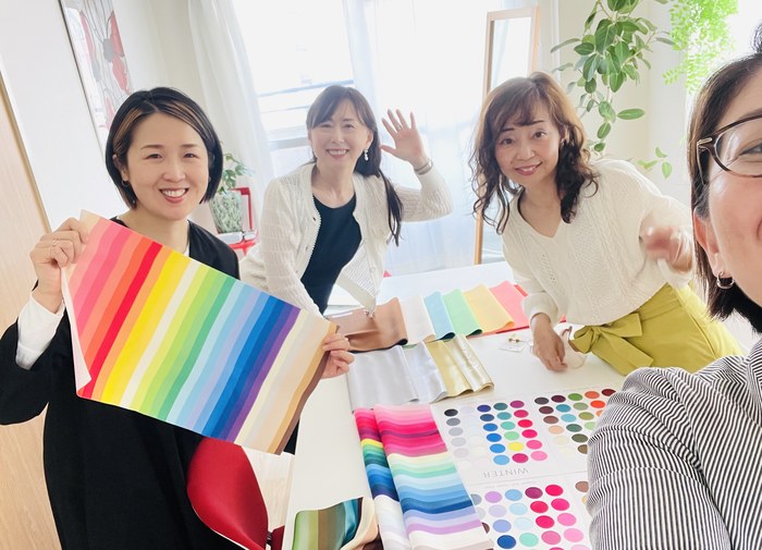 パーソナルカラー診断の様子